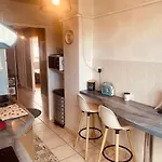 L De L Ony Apartament *