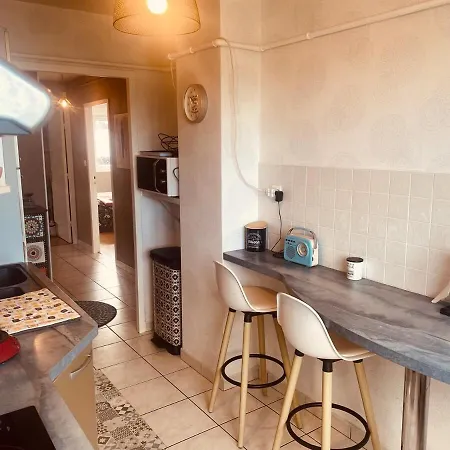 L De L Ony 아파트 *